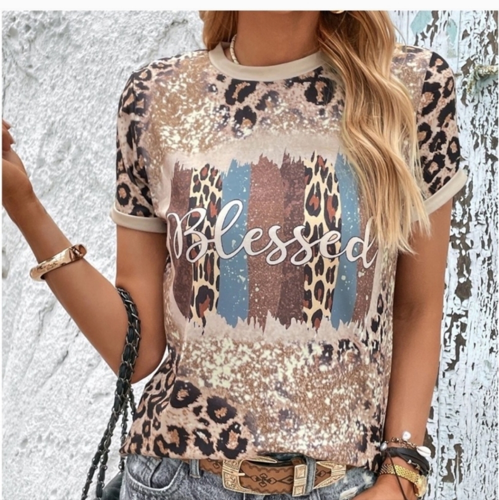 ANIMAL PRINT GRAPHIC BLESSED T- SHIRT